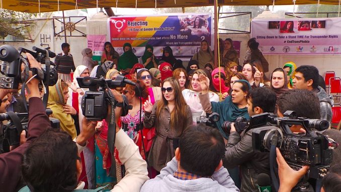 Pakistan approves legal gender change without medical proof